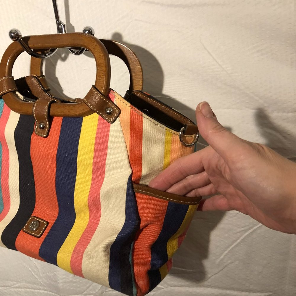 Pastels and Navy Canvas Bag with Wooden Handles - Picture 4 of 11